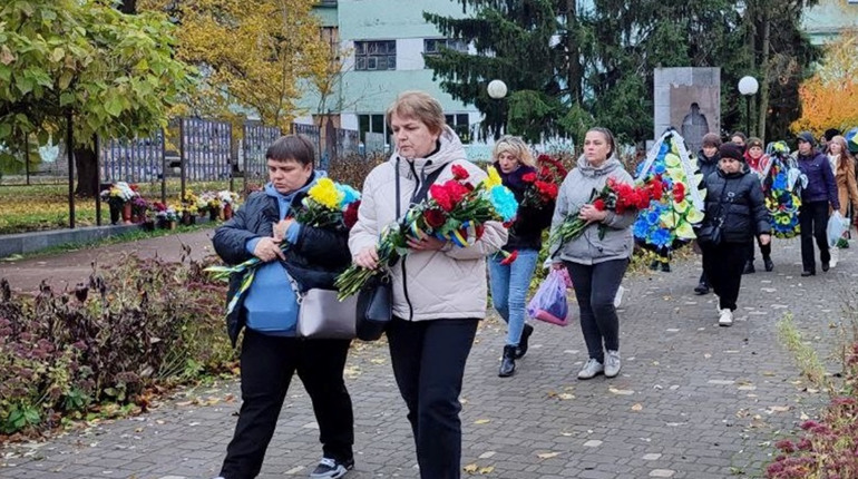 Поховання Героя: Шостка вшановує Дмитра Левченка, який загинув, прориваючи оточення