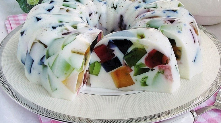 Як приготувати десерт “Бите скло” зі сметаною та желе