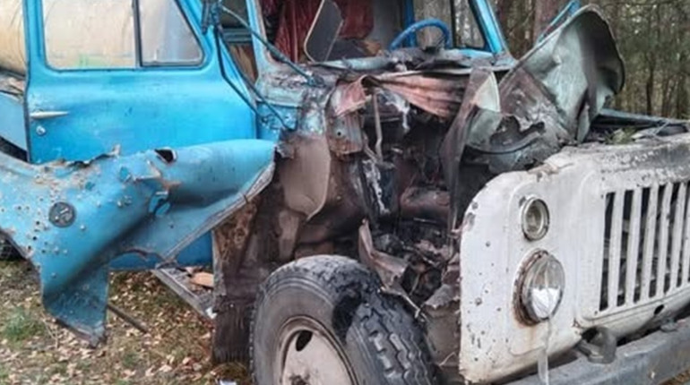 Постраждала залізна дорога, будинки людей, молоковоз. Ворог продовжує обстрілювати Корюківщину