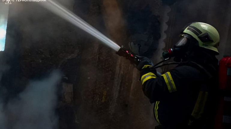 На Кременеччині горів будинок