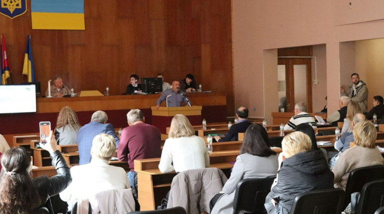 Первомайська міськрада вдруге провалила голосування за нове положення про управління освіти