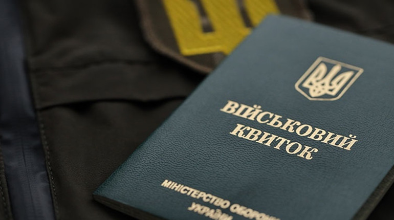 Що змінилося з 1 листопада: відстрочка від мобілізації, доплата до пенсії, обмеження швидкості