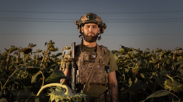 Відмінності між парадними та польовими емблемами ЗСУ