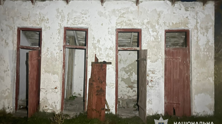 Поліція встановила причину смерті чоловіка, тіло якого знайшли на Кременеччині