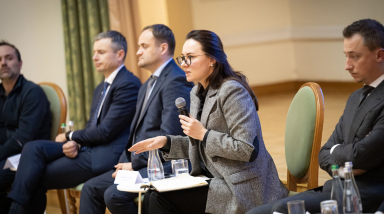 Зимова підтримка-2025: уряд запроваджує три нові програми допомоги для українців
