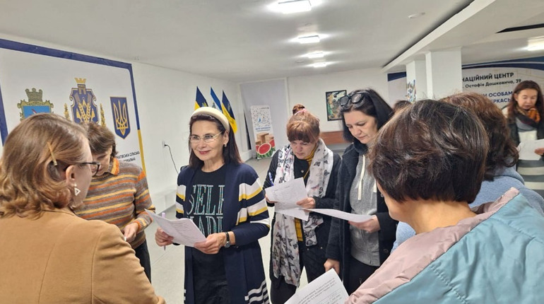 У черкаському центрі “Вільні разом” працює англомовний гурток для ВПО