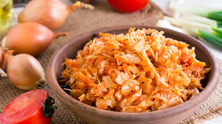 Рецепт тушкованої капусти: класична, з грибами або м’ясом