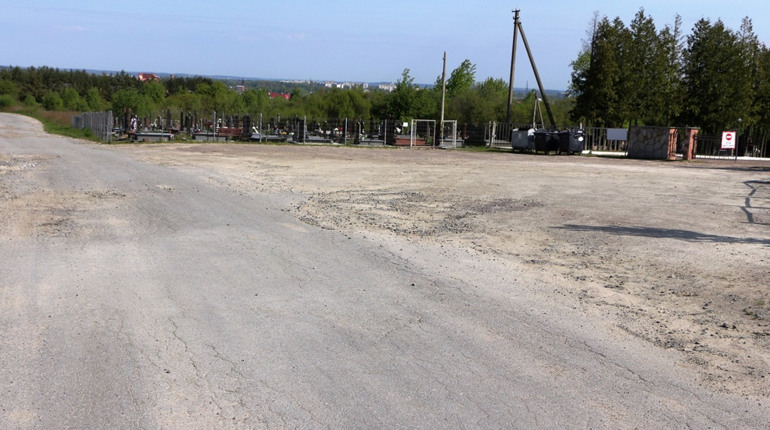 У Трускавці розслідують можливу розтрату коштів під час ремонту дороги до кладовища