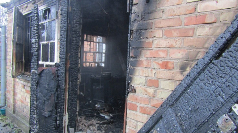 На Фастівщині у пожежі загинула літня жінка: поліція з’ясовує обставини трагедії