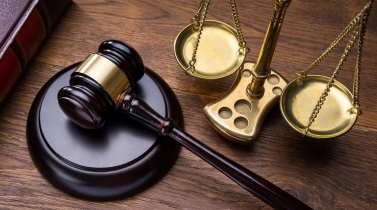 Суд у Переяславі закрив справу про підробку документів на Land Rover через термін давності