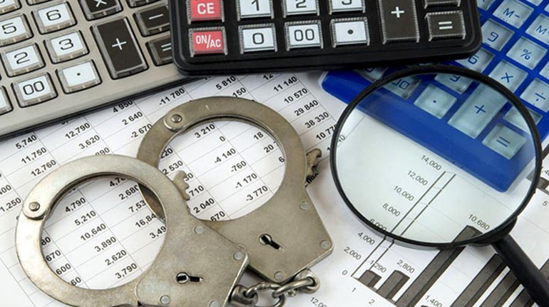 За завищені премії бухгалтерка лікарні під слідством