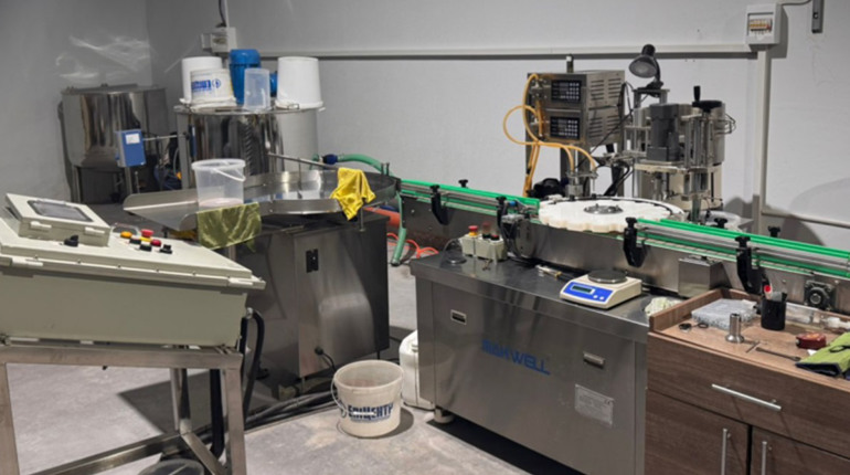 На Київщині викрили масштабну схему виробництва контрафактних рідин для електронних сигарет