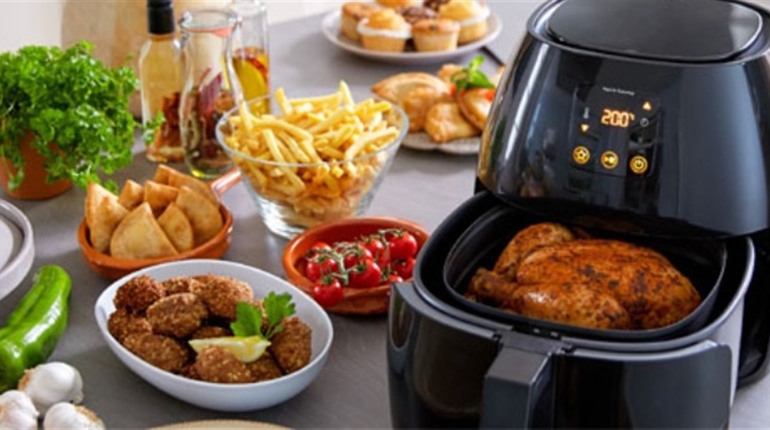 Три рецепти для аерогриля: овочева запіканка, гречка з м'ясом та кекси з ягодами