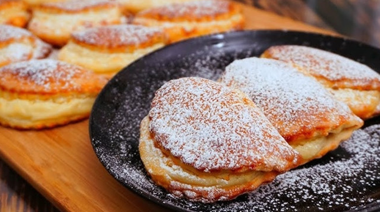 Класичний рецепт пісочних сочників із сирною начинкою