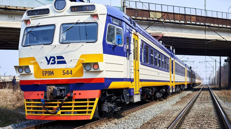 Маршрути приміських потягів на Полтавщині змінили через ремонтні роботи на залізничних ділянках