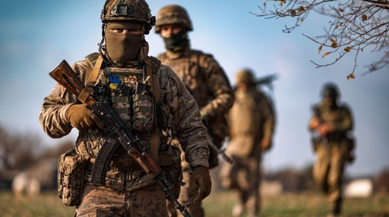 Чіткі терміни служби та більші виплати: що передбачають нові контракти для військових