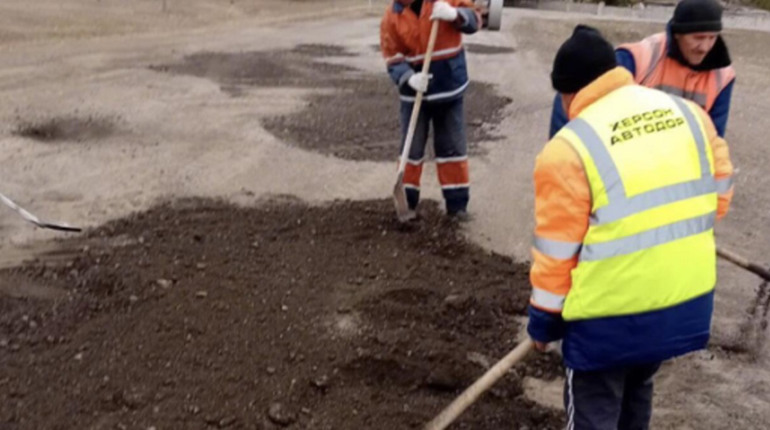 Під виглядом ремонту росіяни відкрили дорожній фонд в окупованих Нижніх Сірогозах