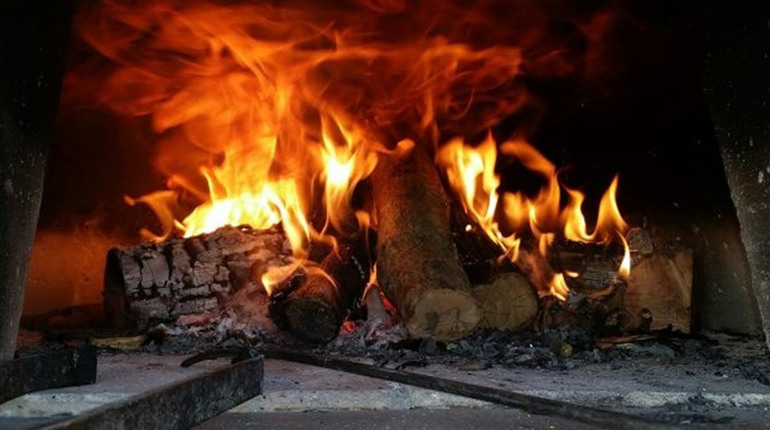 Пожежа в Дачному: двоє дітей отримали опіки через несправну піч