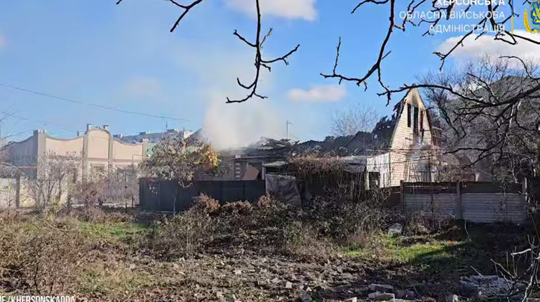 На Херсонщині армія рф завдала ударів по житлових кварталах, критичній та соціальній інфраструктурі
