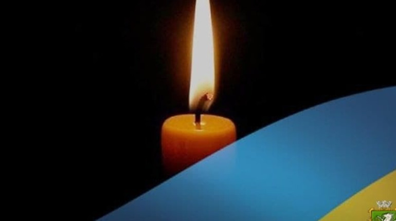 Біль, сум та сльози: у Старокостянтинові попрощаються із захисником