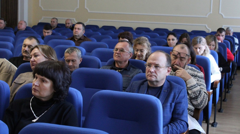 Відремонтують міст у Сарах та кошти на Сили оборони: що було на сесії Гадяцької міської ради