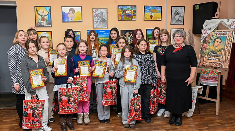 У Кагарлицькій школі мистецтв обрали найкращі роботи на конкурсі «Об’єднаймося ж, брати мої»