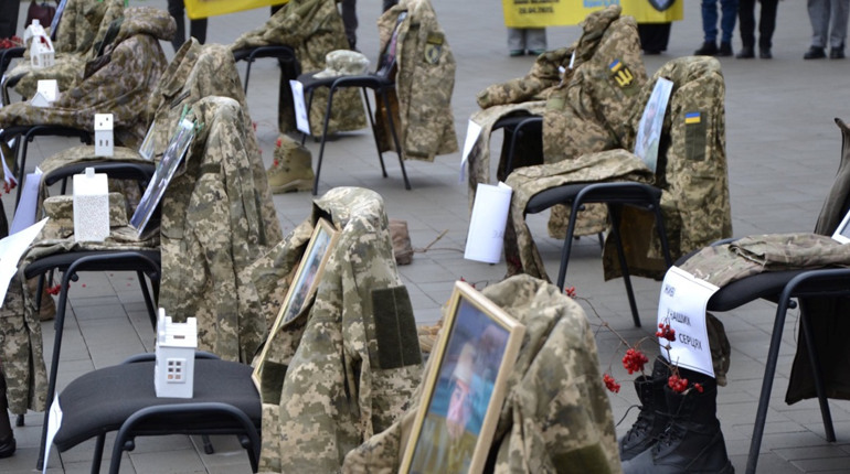 “Ми вас чекаємо”: у Полонному відбулась акція на підтримку безвісти зниклих і полонених військових