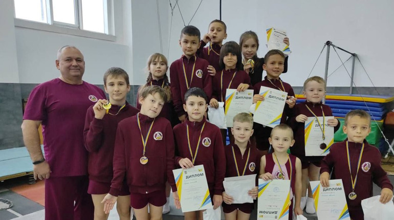 Фастівські гімнасти з ДЮСШ "Локомотив" здобули низку перемог на чемпіонаті у Житомирі