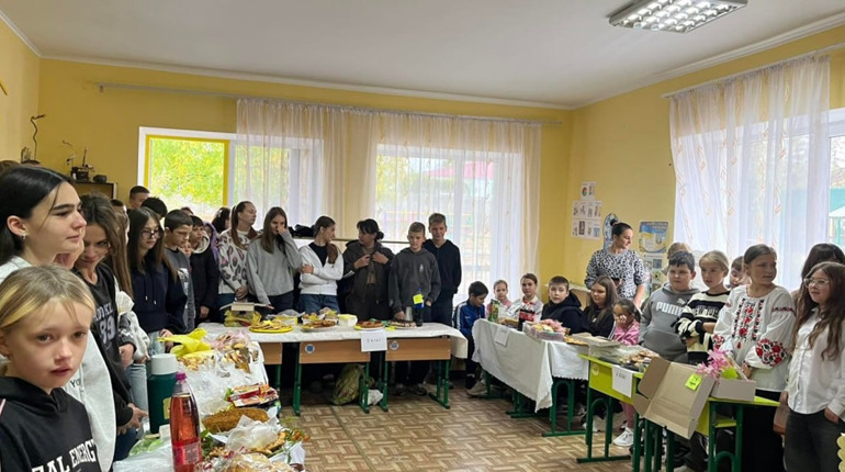 Грушівська гімназія долучилася до збору на автівку для захисників