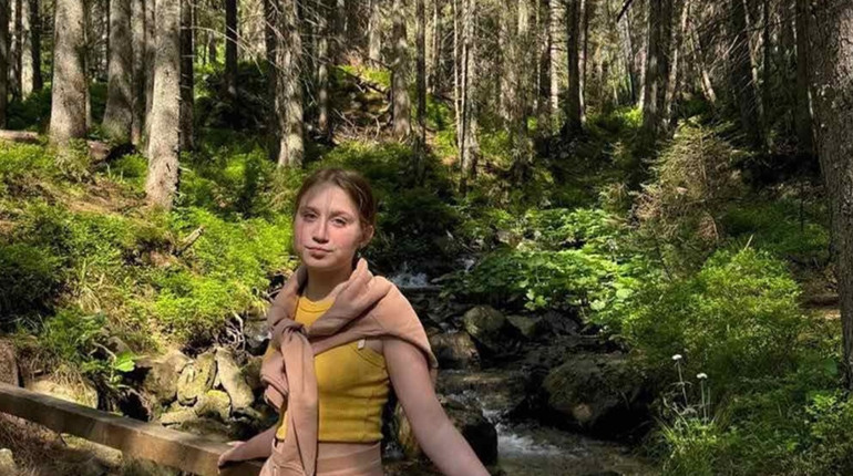 Старокостянтинівчанка Марійка Шевчук стала волонтеркою програми «Сніжинка Надії". Долучайтеся і ви.