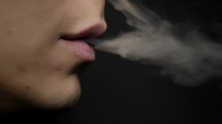 Культура споживання: сольова рідина для pod-систем у громадських місцях