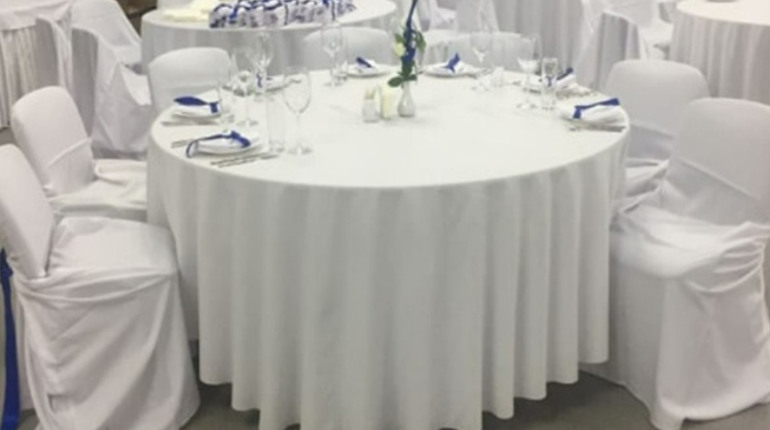 Оформлення текстилем: тренди 2026 у весіллях та фуршетах