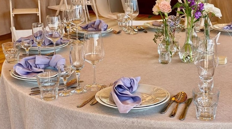 Чому кейтеринг-агенції обирають оренду посуду