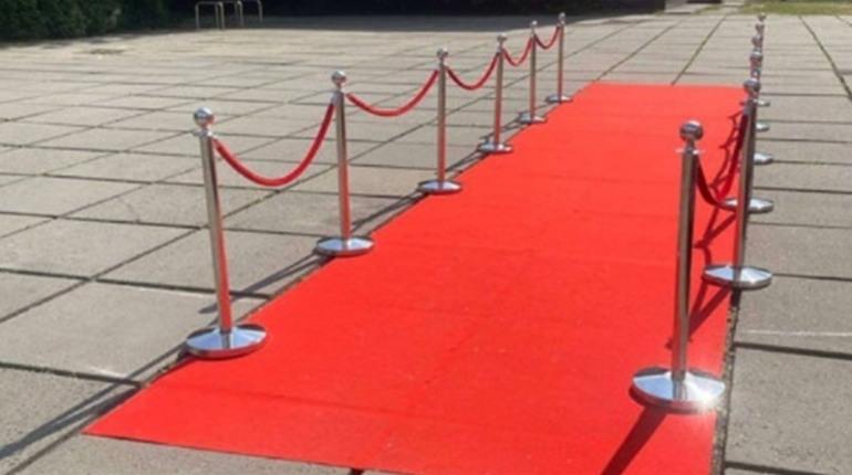 Функціональні зони на події: як створити простір за допомогою ширм