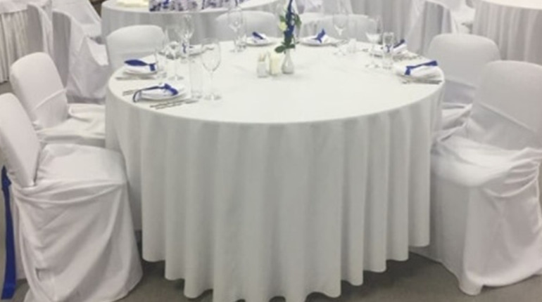 10 стильних варіантів оформлення столів за допомогою текстилю