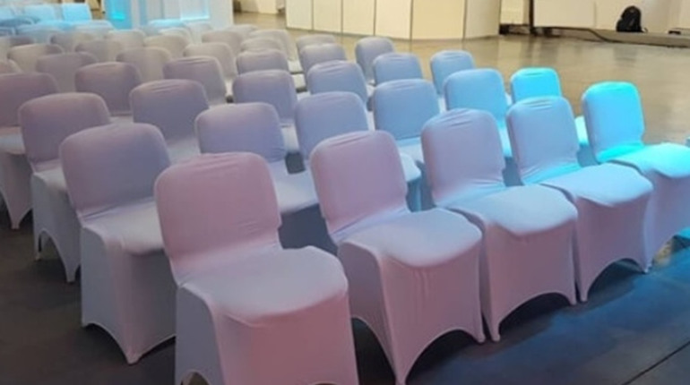 Чохли для стільців: практичні поради для організаторів заходів