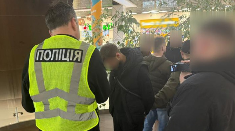 У Львові затримали бориславця, який разом зі спільником вимагав 120 000 доларів за неіснуючий борг