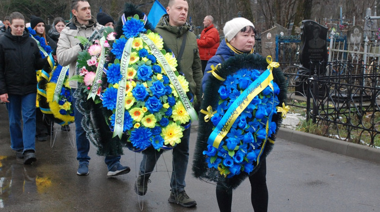 У Шостці попрощалисьз Героєм. Прикордонник Денис Кобець загинув поблизу рідного села