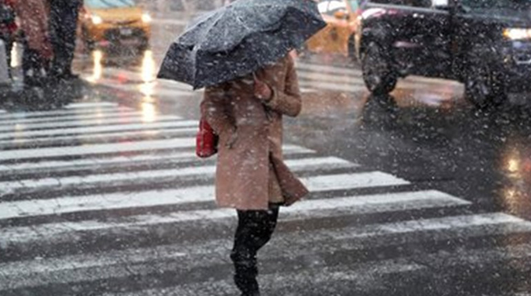 Рятувальники Глухівщини попереджають про сильний вітер та ожеледицю