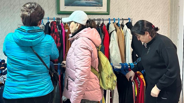 У Херсонському центрі “Вільні разом” в Одесі відбулася видача допомоги для ВПО з Херсонщини