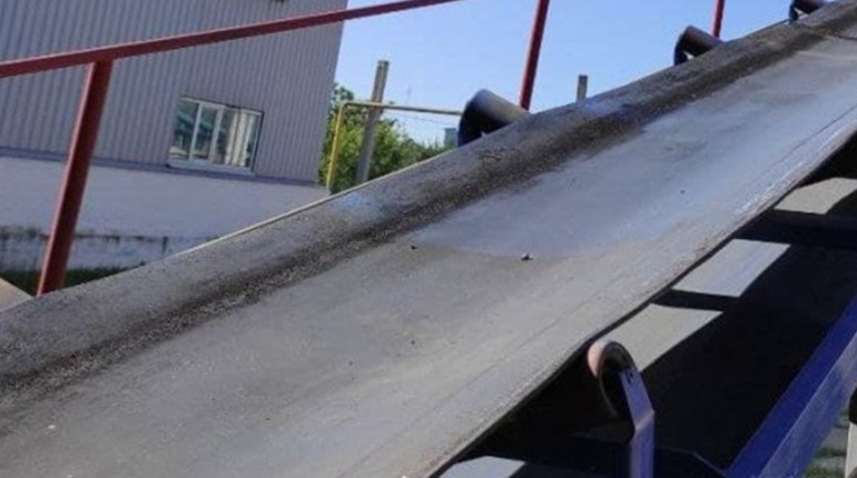 Як вибрати транспортерну стрічку: професійний гід для виробництв і аграріїв