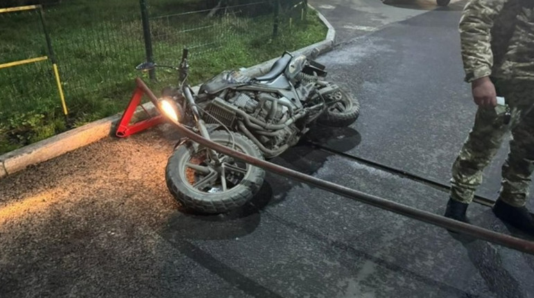Чоловік на мотоциклі намагався прорватися через кордон у Румунію: ВІДЕО