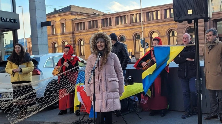 Десятки міст світу вийшли на акції, щоб заявити про злочини проти мирних жителів Херсона (фото)