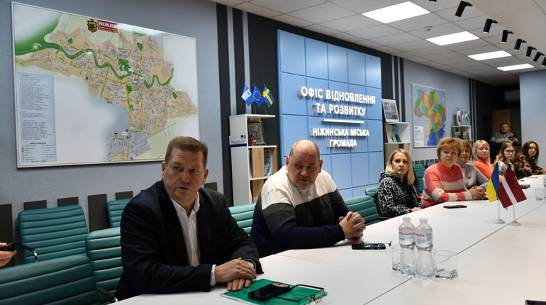 У Ніжині з гуманітарною місією перебувала латвійська делегація