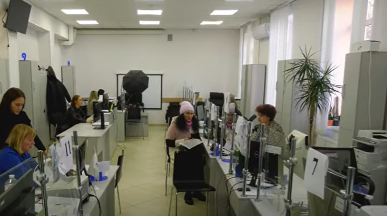 Фахівці Ніжинського ЦНАПу надають 214 послуг і за місяць у середньому обслуговують 1300 відвідувачів