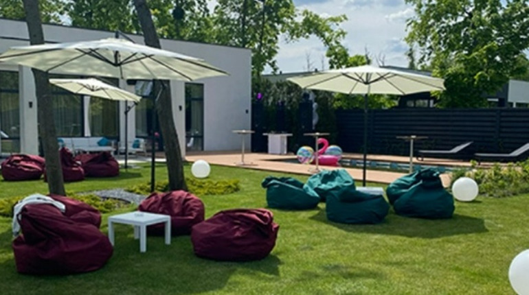 5 причин орендувати великі парасолі для заходу