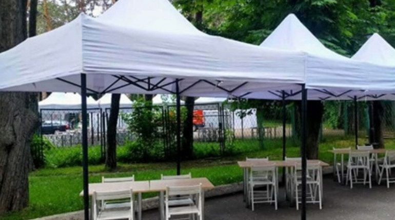 Палатки для заходів: які типи існують і де їх використовують