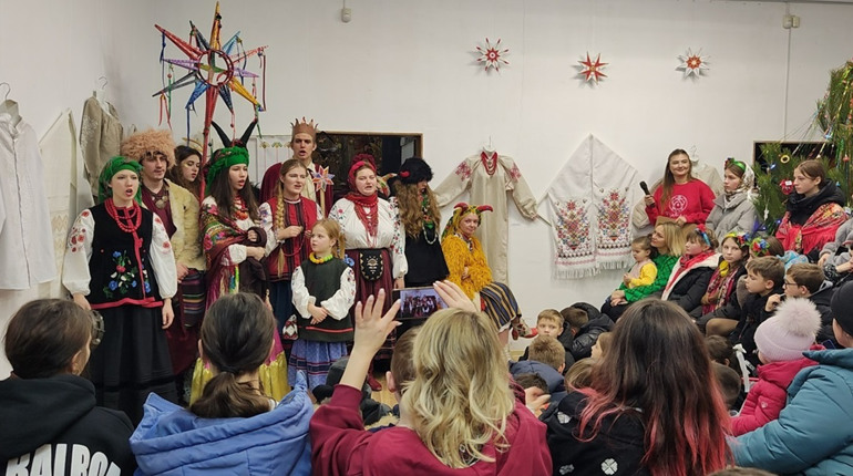 Коляда, вертеп, майстер-класи та святковий ярмарок: програма Різдва для нескорених 2025