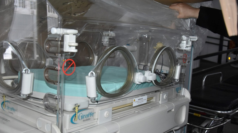 У Звягельській лікарні з’явився сучасний інкубатор для новонароджених