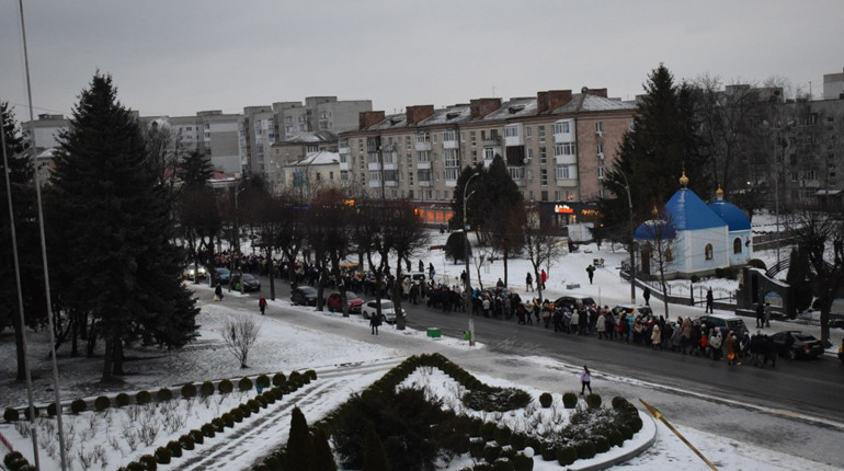 "Звягель колядує з вірою й добром": у місті відбулася Різдвяна хода вертепів